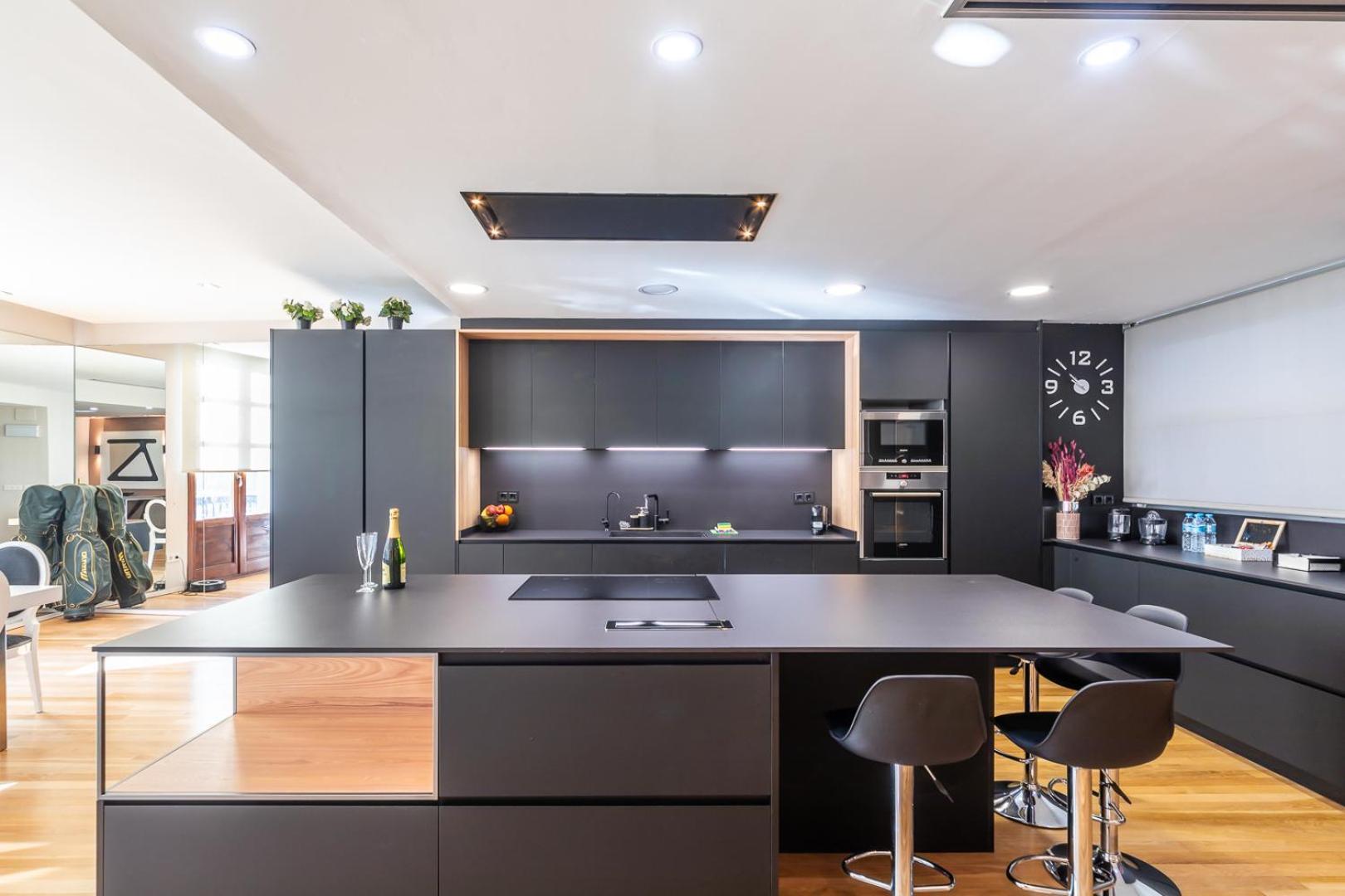 Central Market Lux Apartment Валенсия Экстерьер фото